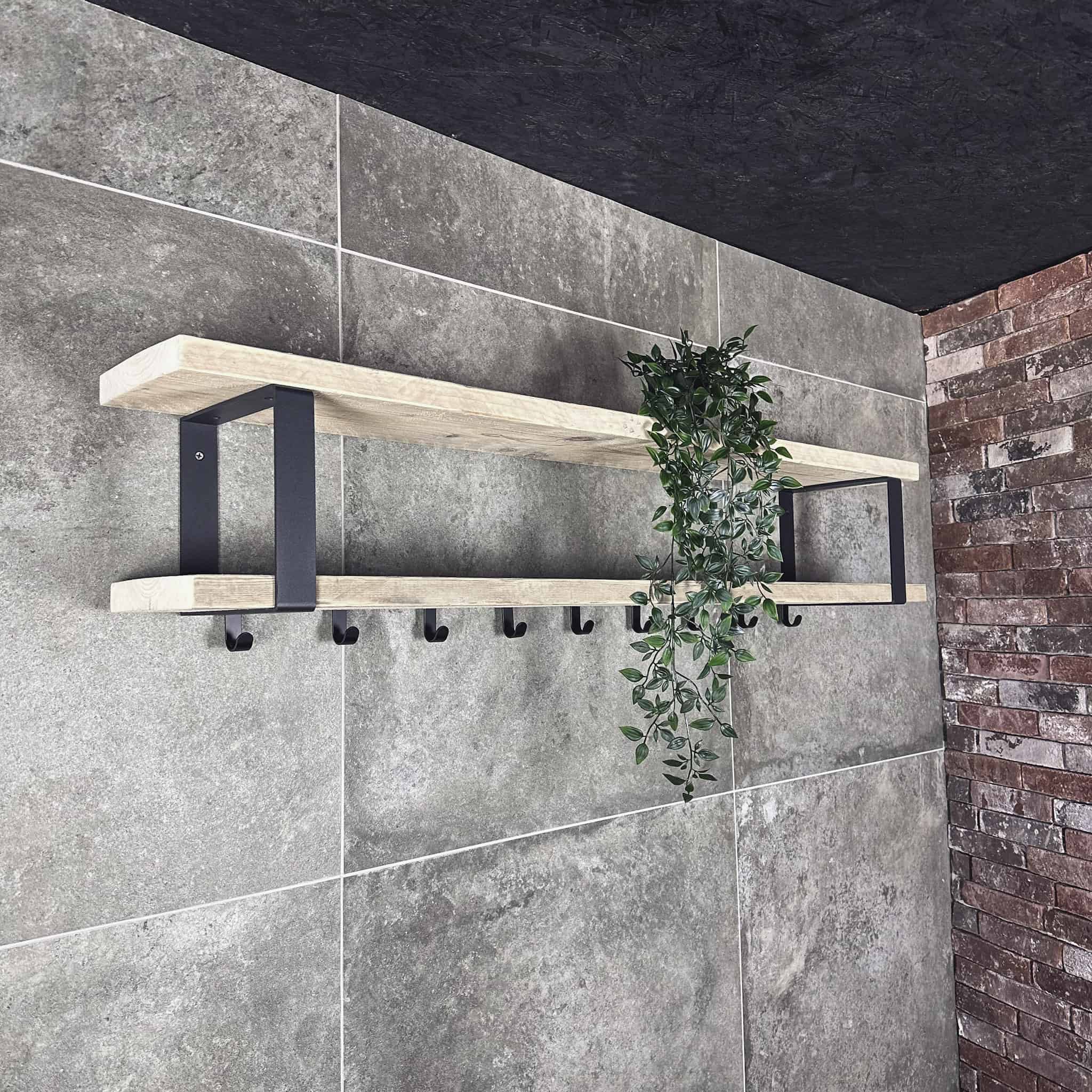 Industriele kapstok hout met ijzeren beugels 8