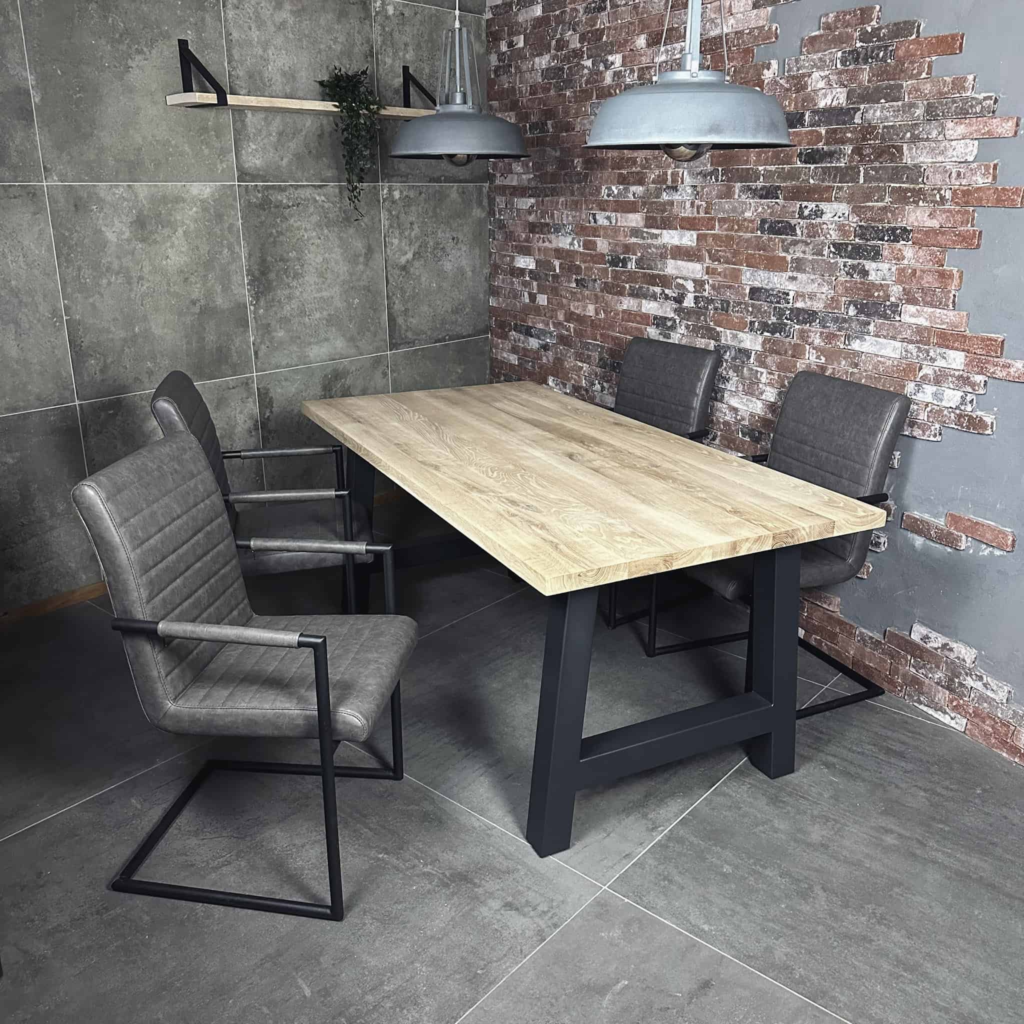 eikehouten tafel rechthoekig met A poot